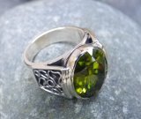 silver_peridot_ring_close_up_1.JPG